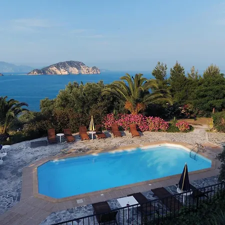Flisvos Hotel 3*